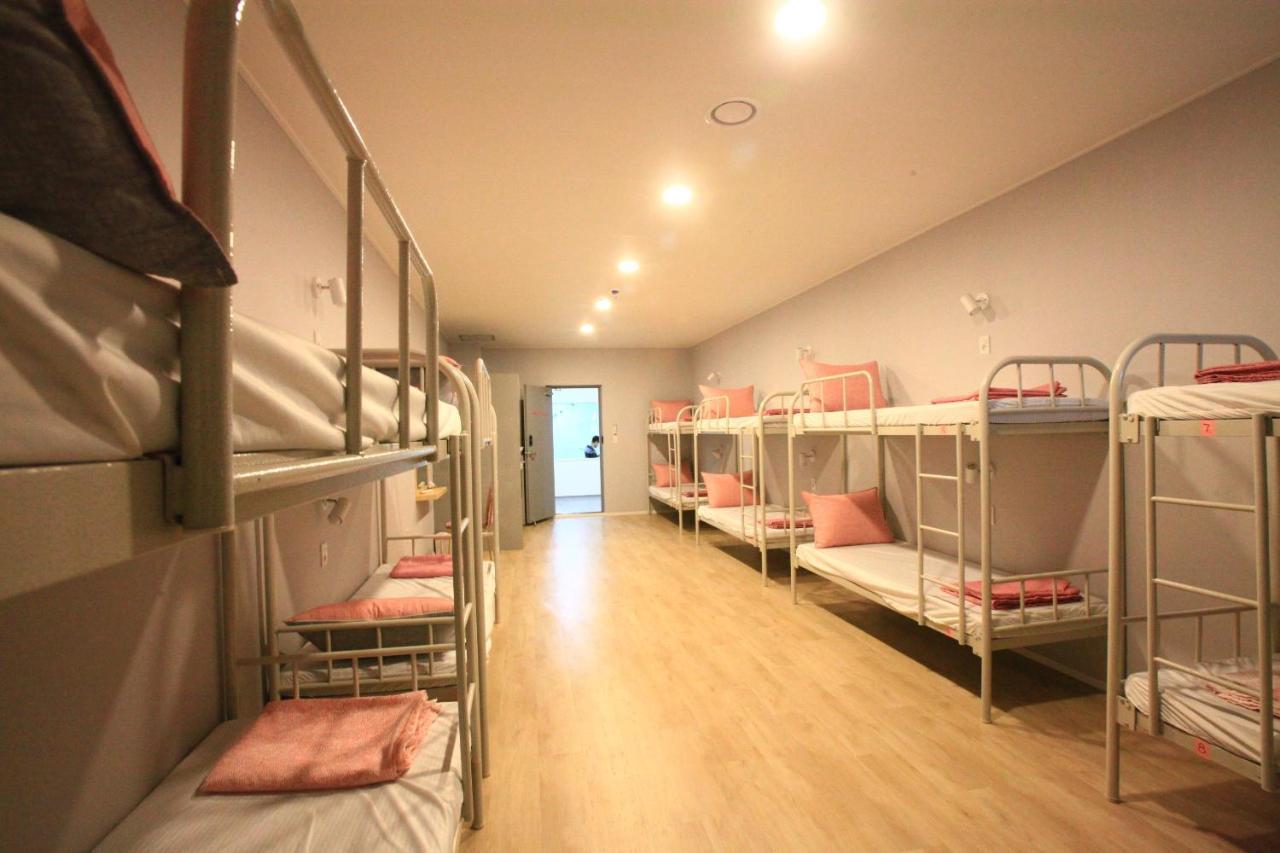 The Blue Guesthouse Busan Bagian luar foto