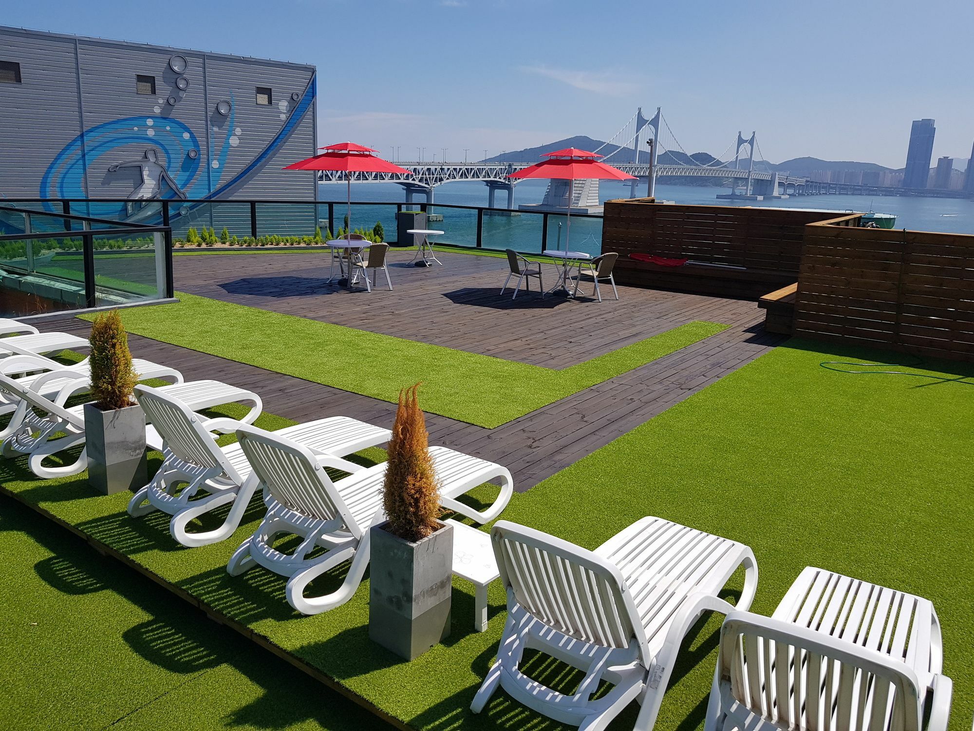 The Blue Guesthouse Busan Bagian luar foto